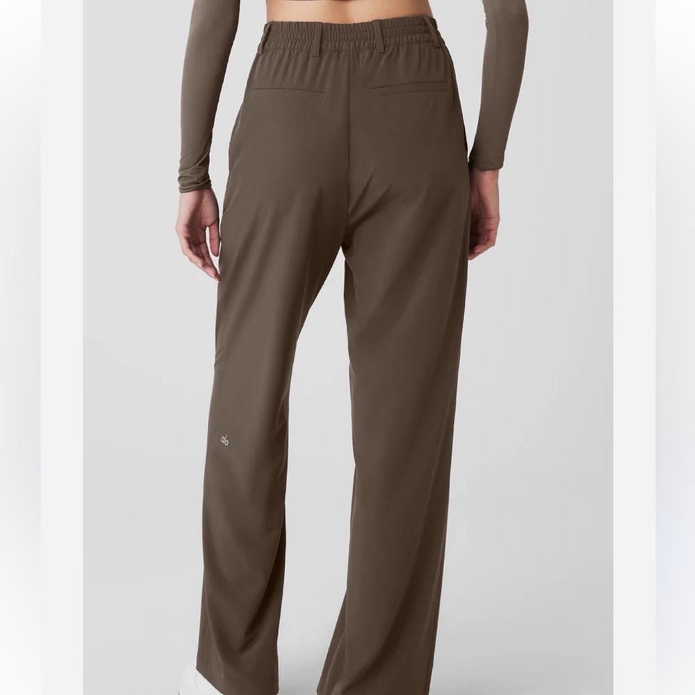 Alo Yoga High Waist Pursuit Trouser - Olive Tree - Picture 2 of 4
